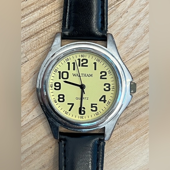 Waltham Men’s Watch Vintage Genuine Leather Strap Yellow Dial Stainless Case